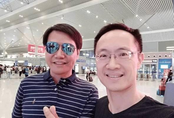 #智己汽车再次向小米道歉#话题要连起来看！智己昨晚把小米狠狠得罪了，凌晨就开始道
