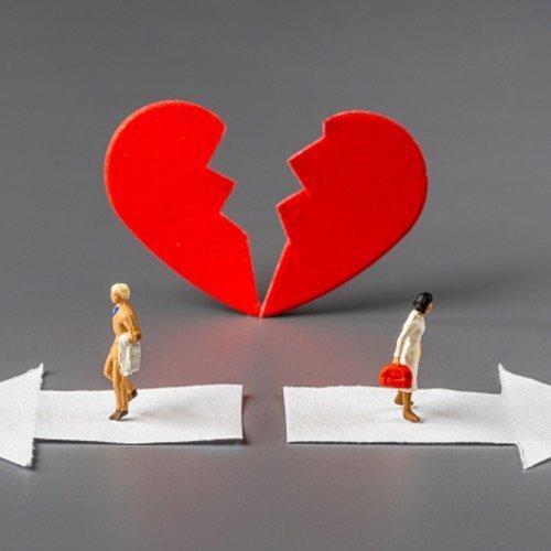 婚前同居怀孕退婚，男方起诉要彩礼引热议：感情没了，彩礼该还吗？
 
最近看到一个