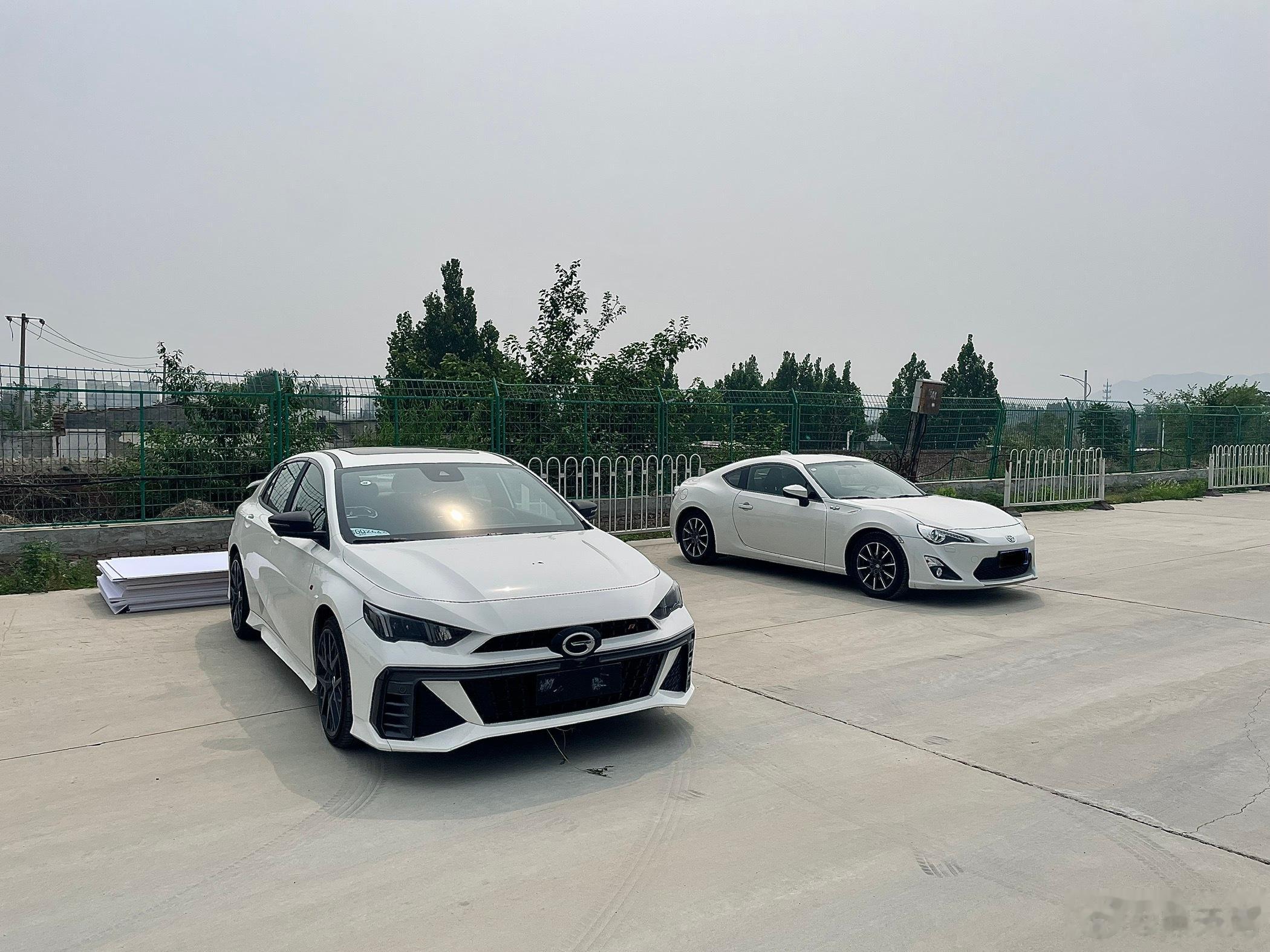 新时代烂仔座驾影豹R vs GT86这还用选吗？[doge]  ​​​
