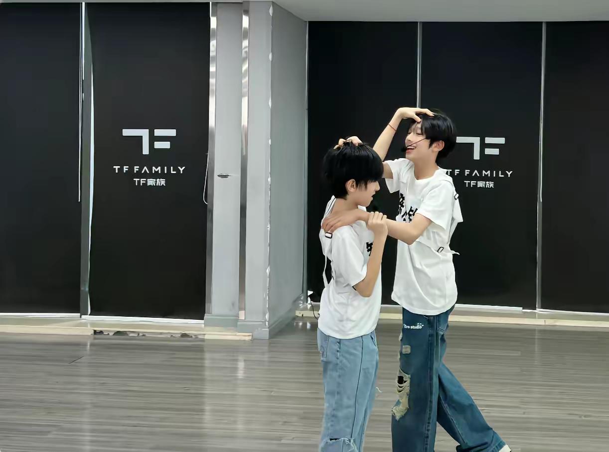 ✌️✌️✌️✌️✌️@TF家族-陈浚铭chen 陈浚铭