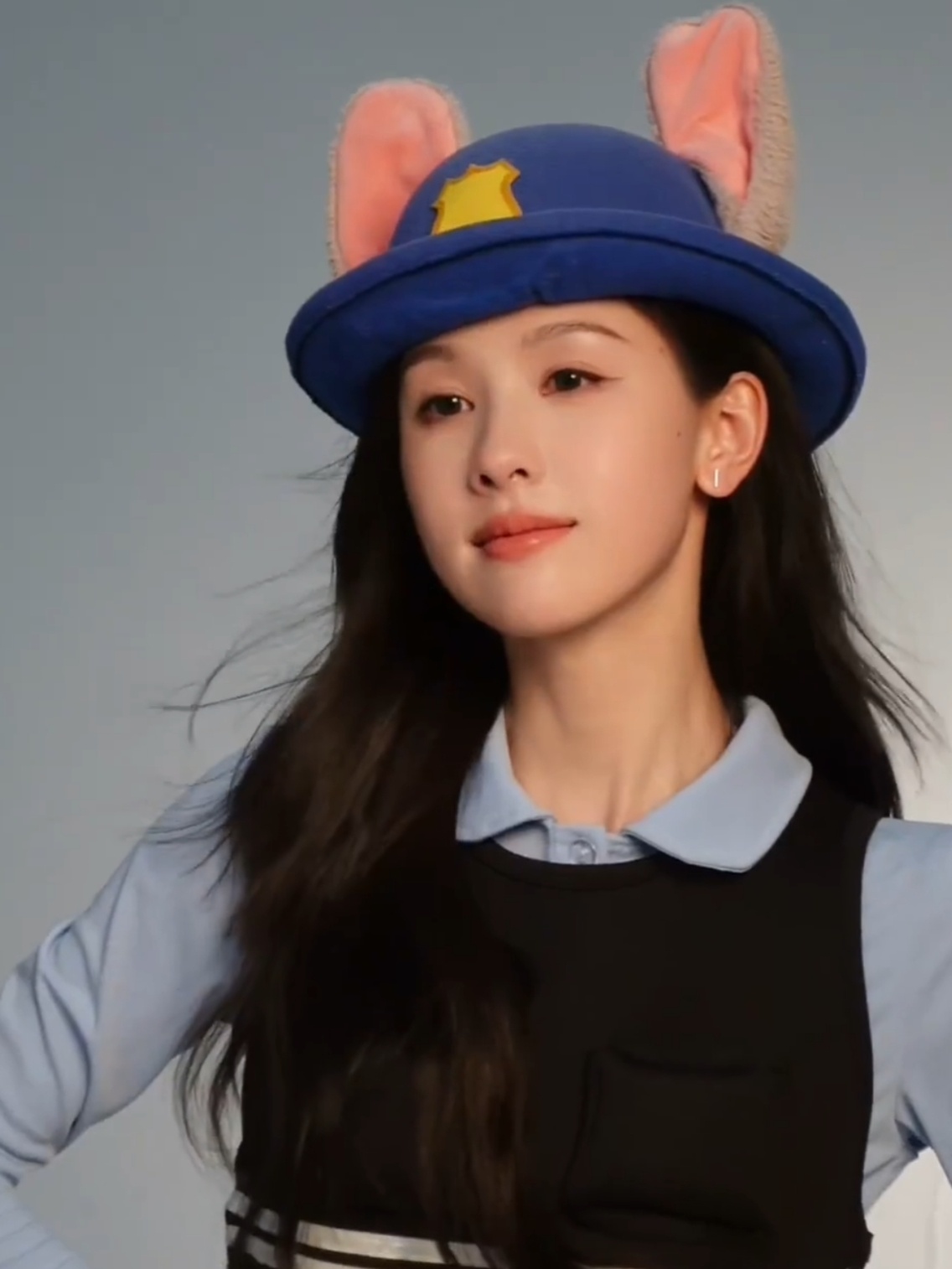 内娱有自己的…《疯狂动物城》陈都灵太宠粉了吧，兔子警官真嘟来啦。内娱最适合兔子塑