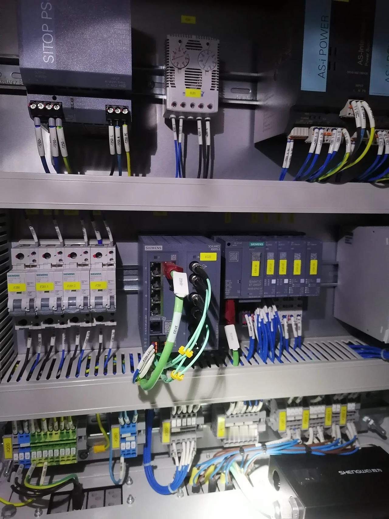 大家好，我是水电工星仔，做工地五年，目前正在做的工地也到了收尾的阶段。
发现工地