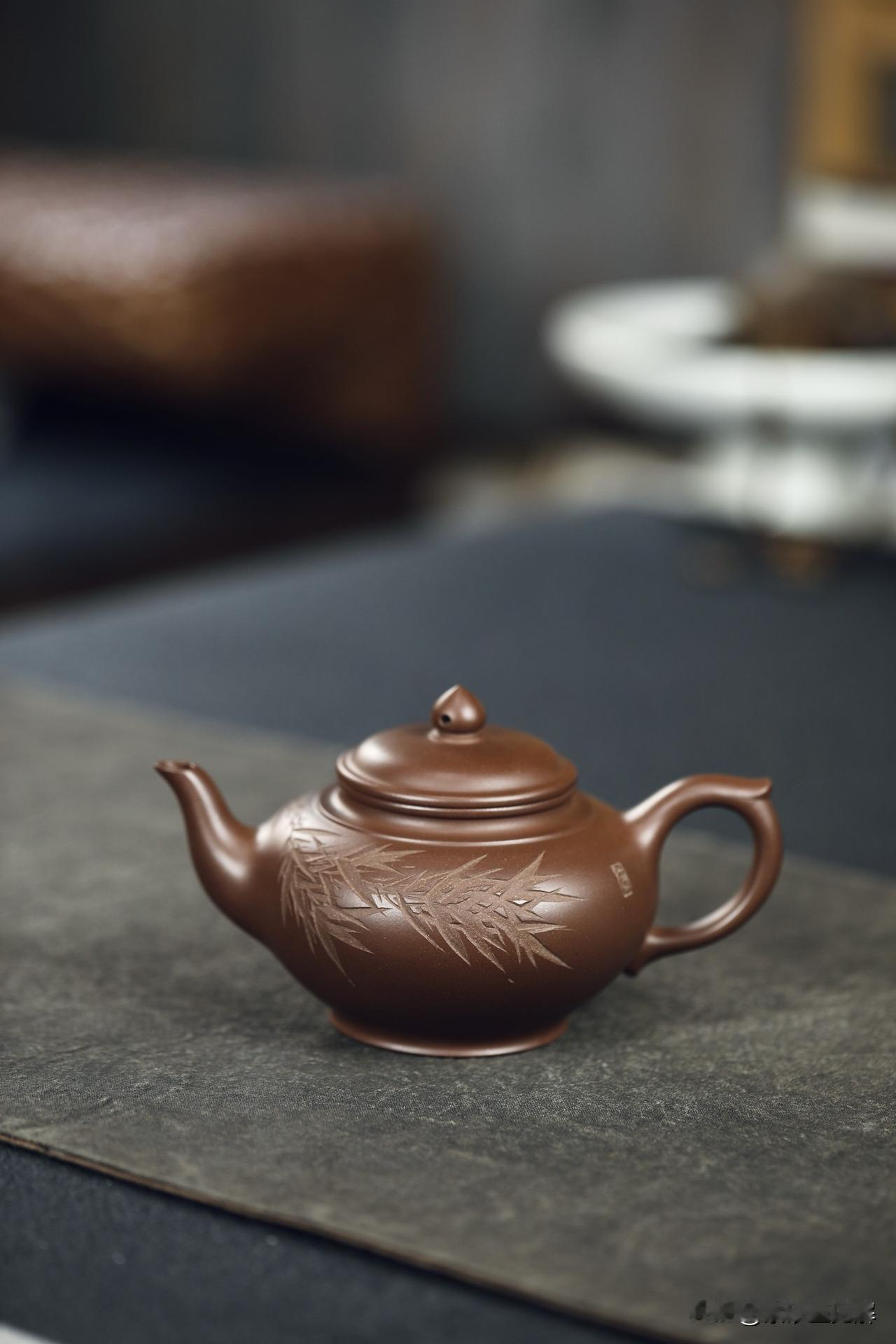 笑樱丨全手工丨研高作品
容量280cc|文革紫泥
几色交融流转，和谐共生，宛若“