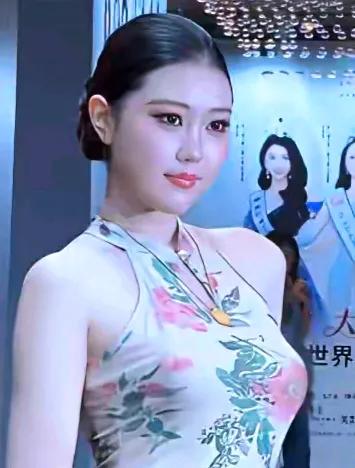 文无第一，武无第二，漂亮的女人更是数不胜数。
古代有四大美女，现代有摩登女郎，而