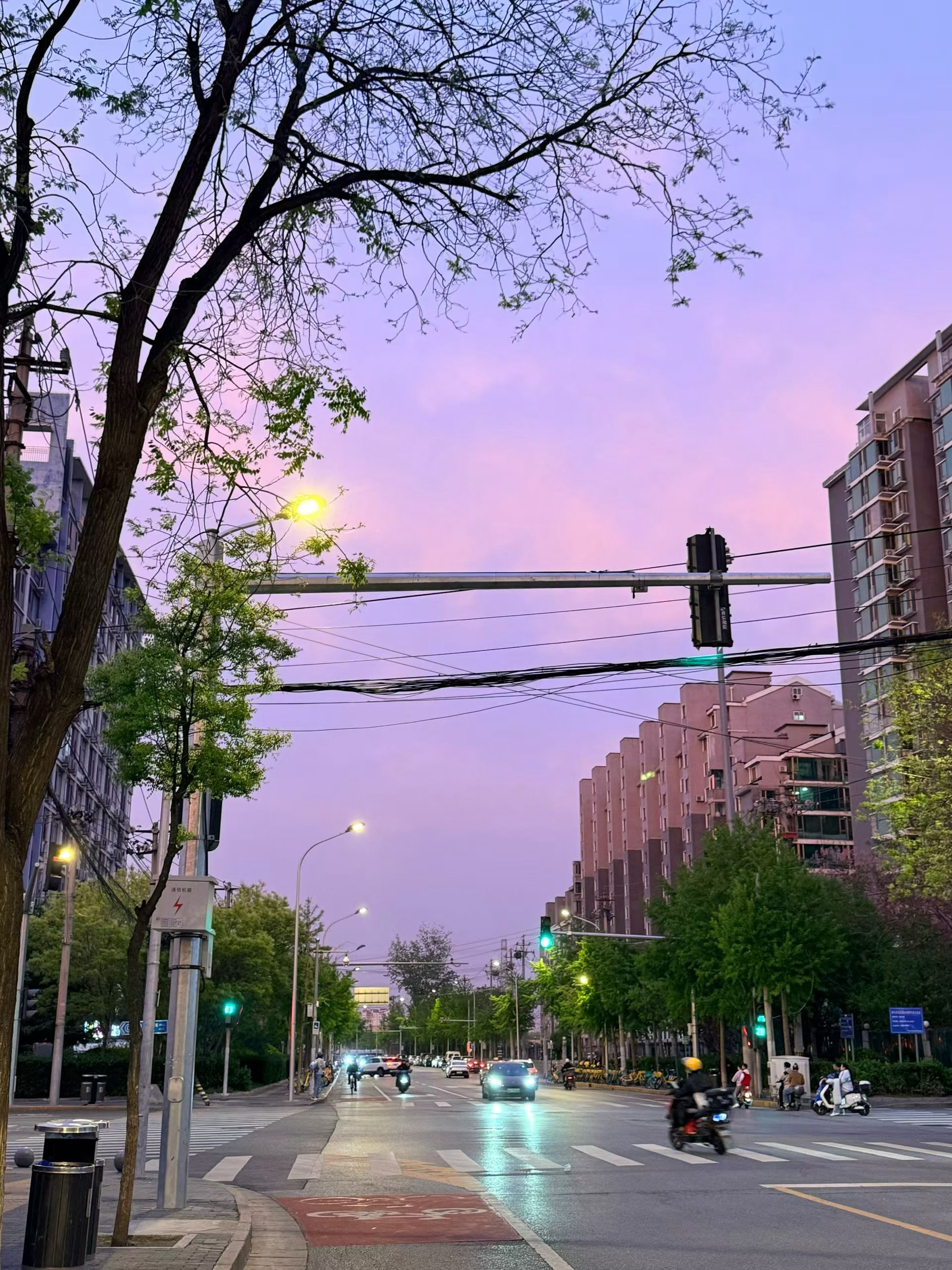 北京晚霞今天晚上的晚霞很美，童话般意境～ 