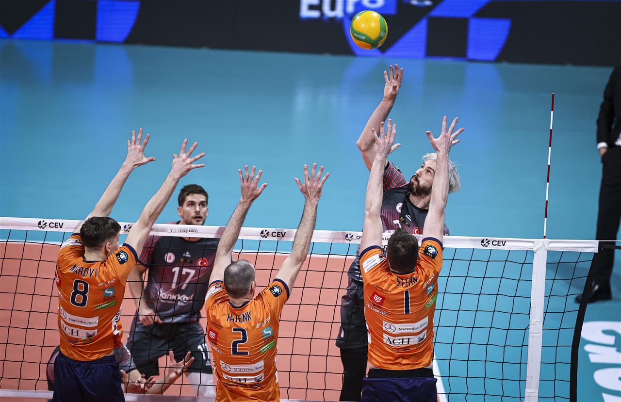 【尼米尔16分 男排欧冠农业银行3比0卢布尔雅那】北京时间29日凌晨，2026男