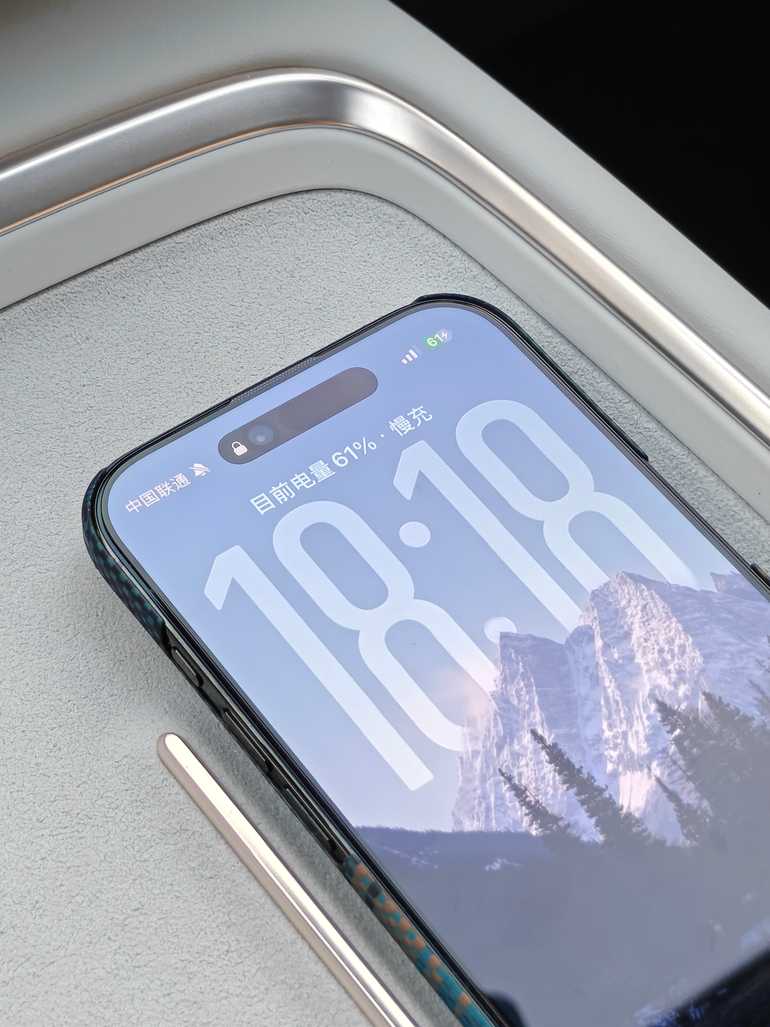 哇，iPhone 竟然能显示快慢充