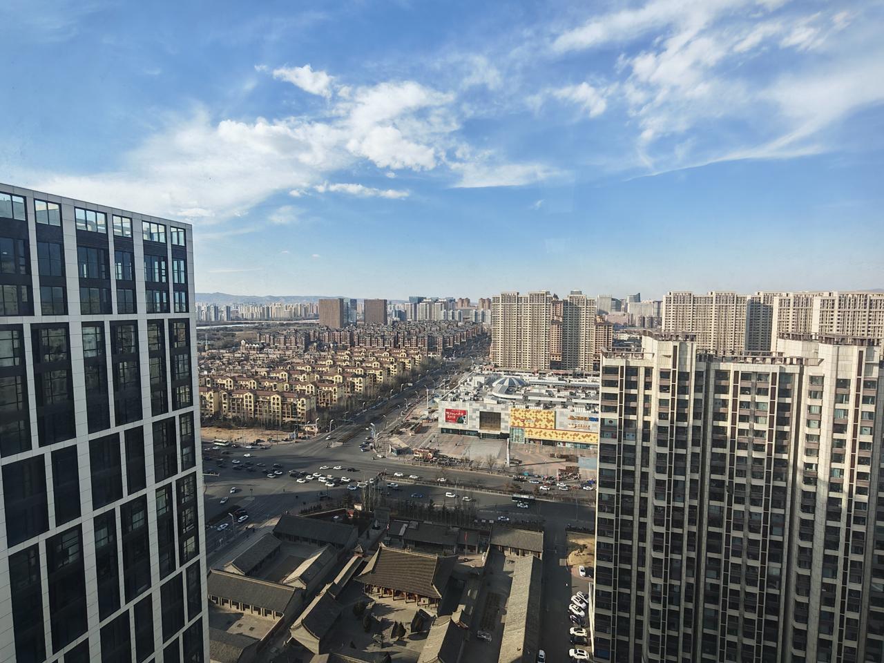 工作之余眺望远方，放松身心。