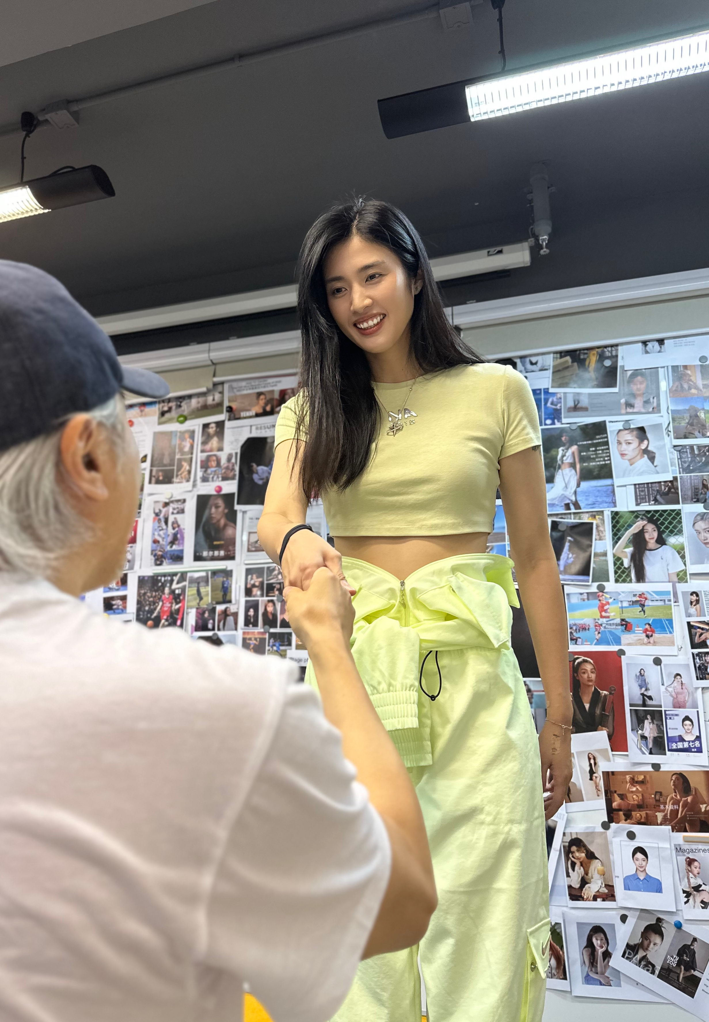 【周星驰经纪人辟谣电影女足路演售票】周星驰新片女足暂无路演安排 20日，周星驰经