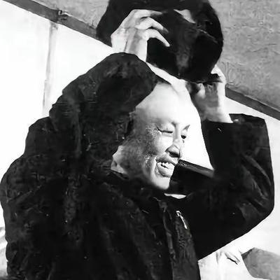 1975年，周养浩被特赦，重获自由后，国家允许他去任何地方，周养浩说："我想去台