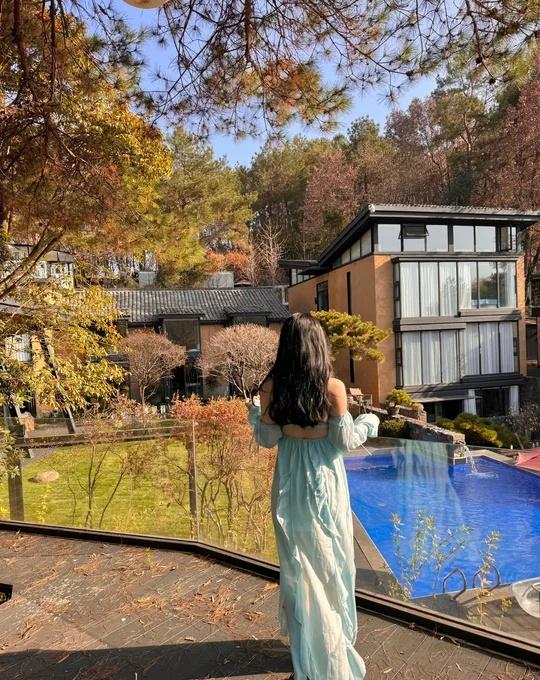 我的神仙度假地找到了！🌳
这里是山野间的世外桃源吧，怎么可以美成这样
话说神仙