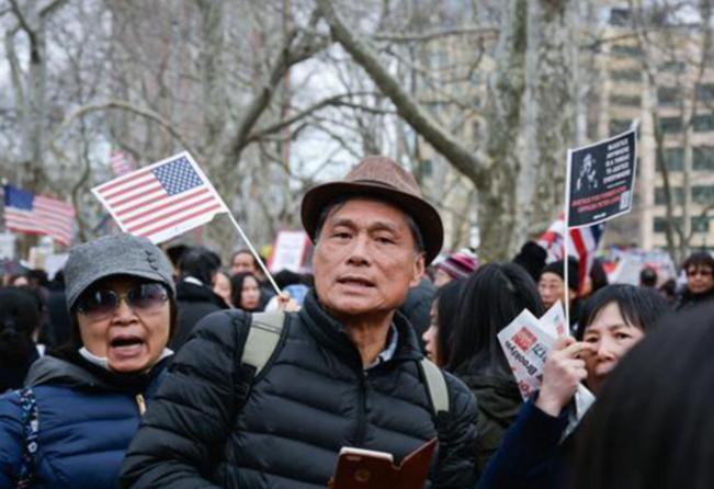 我国是不承认双国籍的，那些被遣返回来的华人如何是好？

双国籍问题一直是我国移民