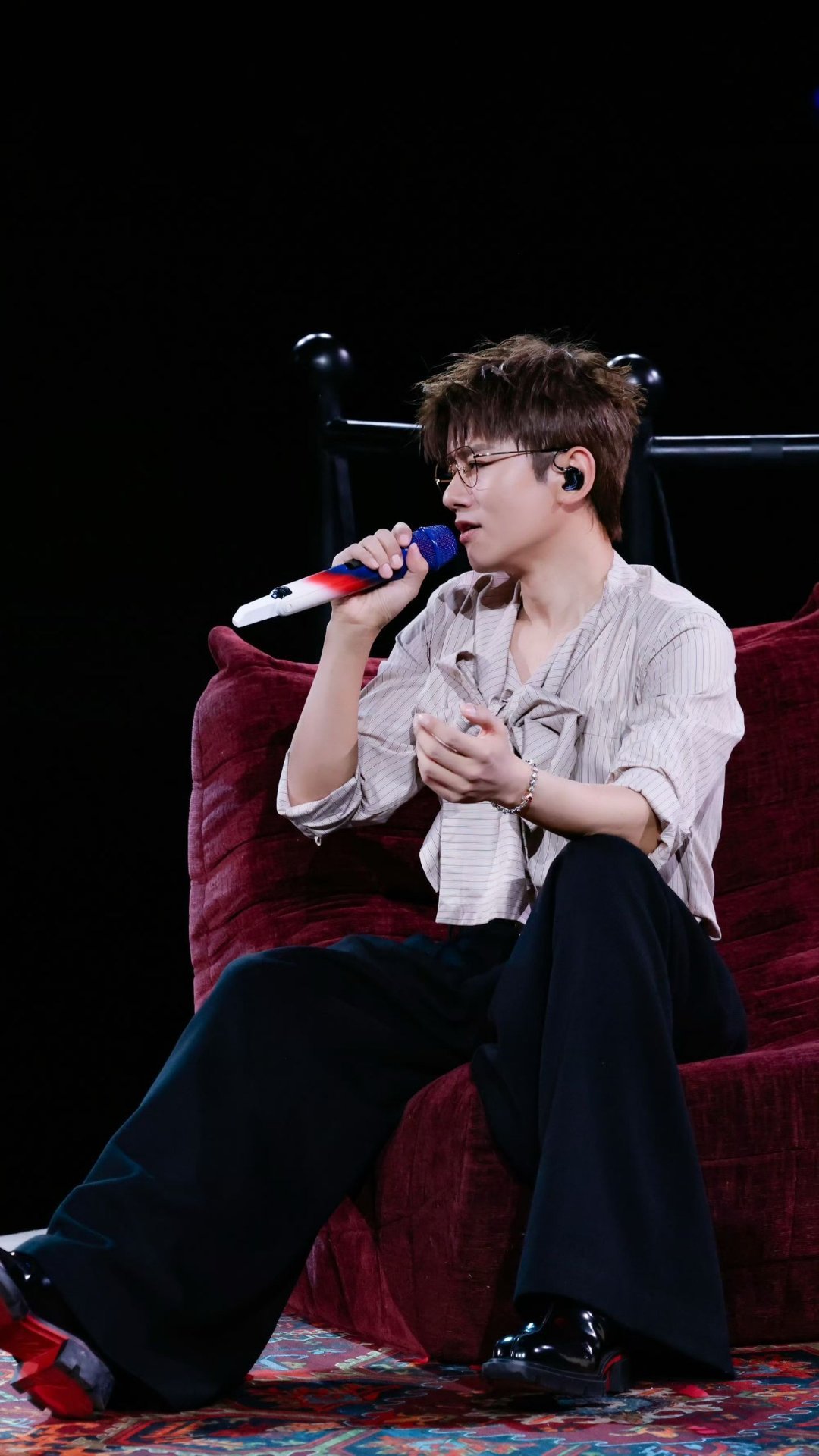 张杰流言有一千分贝没去今天这场的老粉应该很伤心吧，张杰今天真的唱了好多老歌，而且