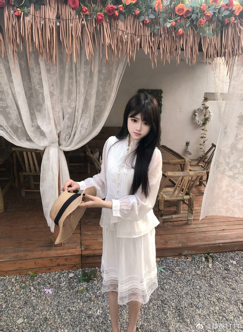 如果觉得我的人设崩塌了 其实只是你的预设崩塌了 
