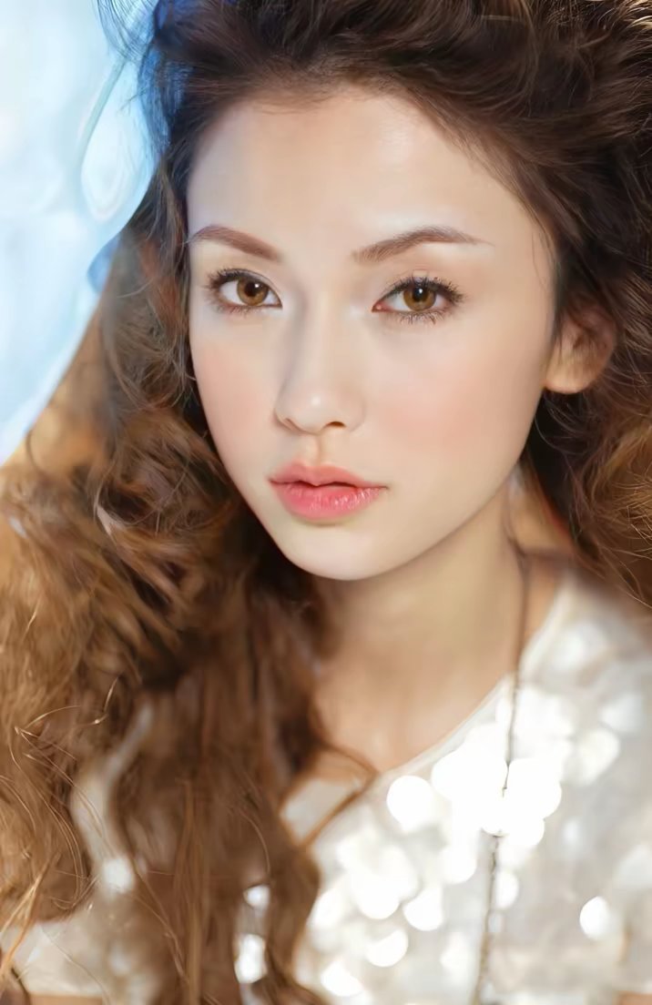 angelababy angelababy 像云追着风，不问所起；像雨贴着地，情