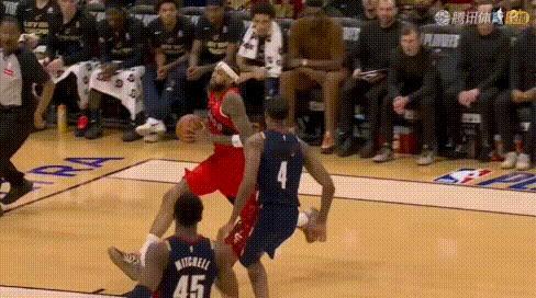 莺歌、巴恩斯扣篮都不进，猛龙0:4真不冤！
双核8失误太拉胯了，莺歌3节才进首球