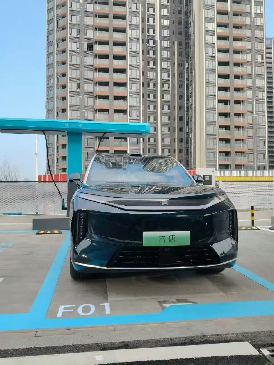 比亚迪9系列大唐实车外观露出了。这个造型大家感觉如何？ 