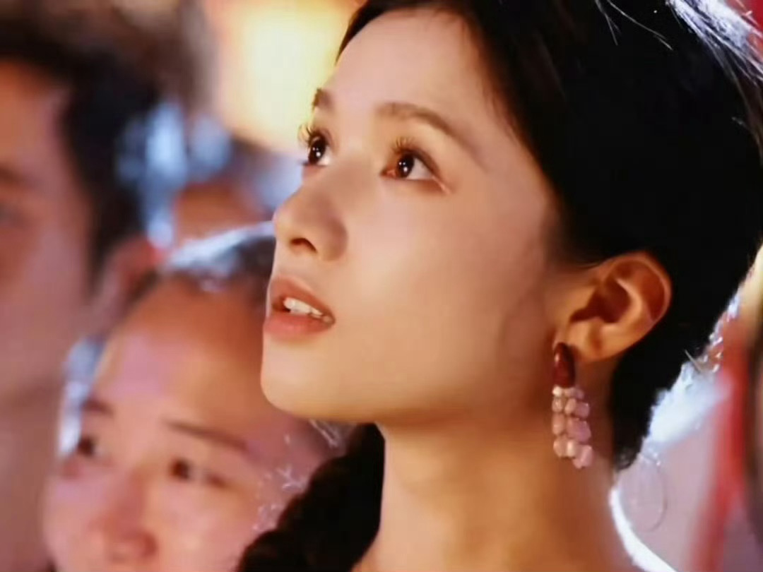 张婧仪天选陈清雾张婧仪好温柔的清雾张婧仪演活了陈清雾，柔和温婉的气质和人物完美契