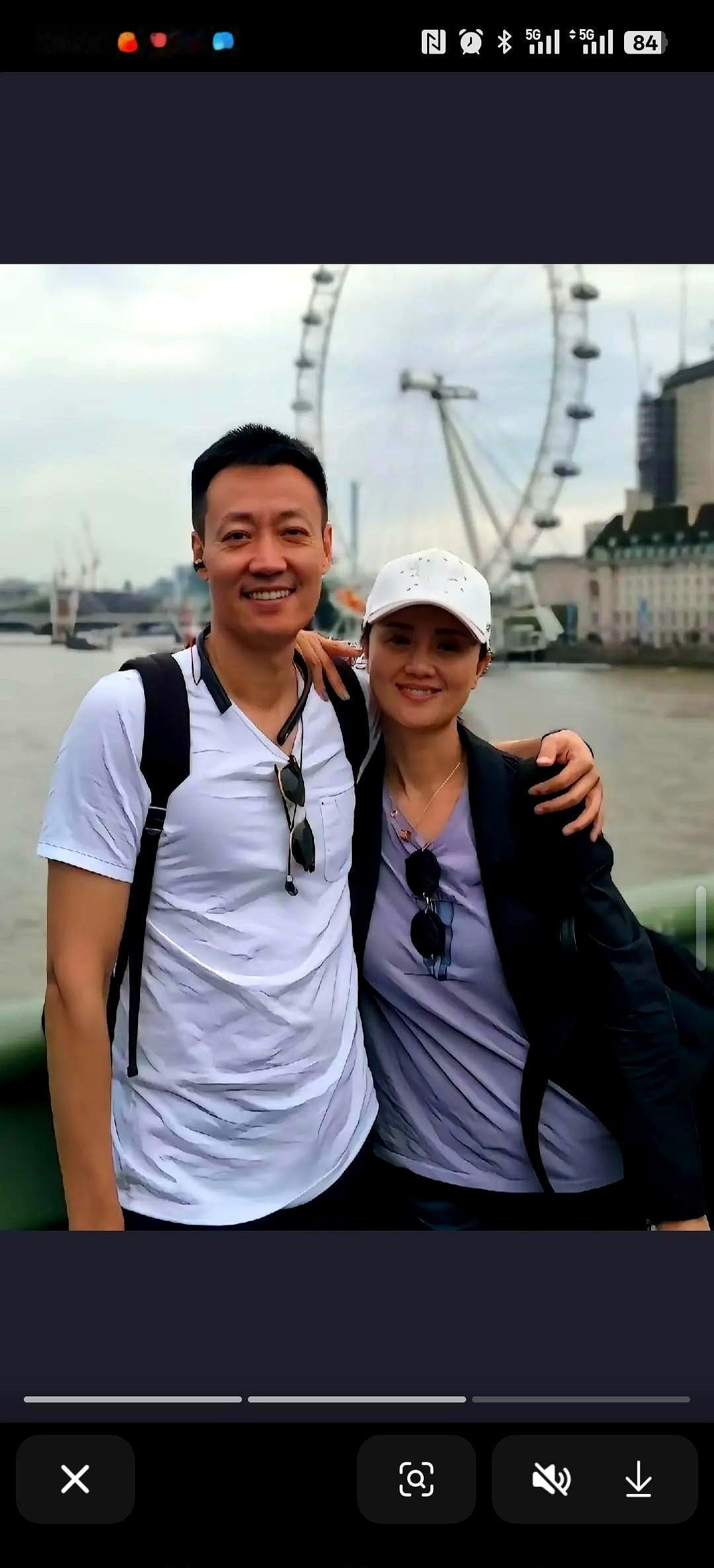 每年秋天，两个大男人都往大孤山跑，像两个哑巴，一句话不说。
直到女儿翻开亡妻的日