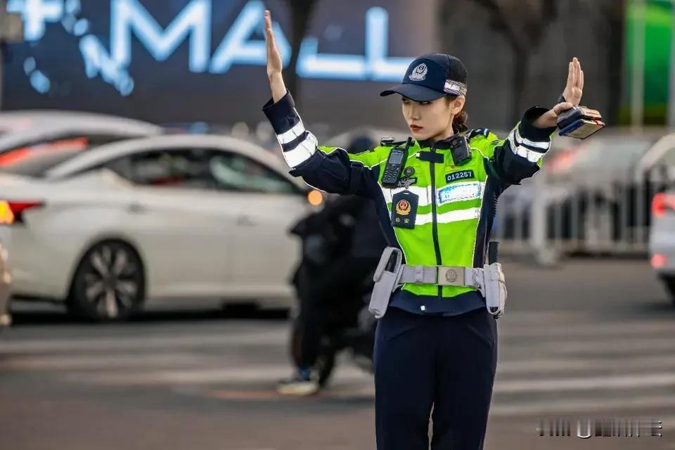 中考期间送考车辆违反尾号限行不处罚，北京交警多措施全力确保中考顺利

6月24日