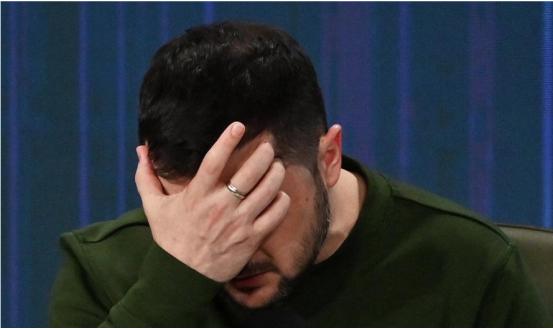 完蛋了！乌克兰真的是没啥办法了。

近期据多家外媒报道，乌克兰总统泽连斯基准备访