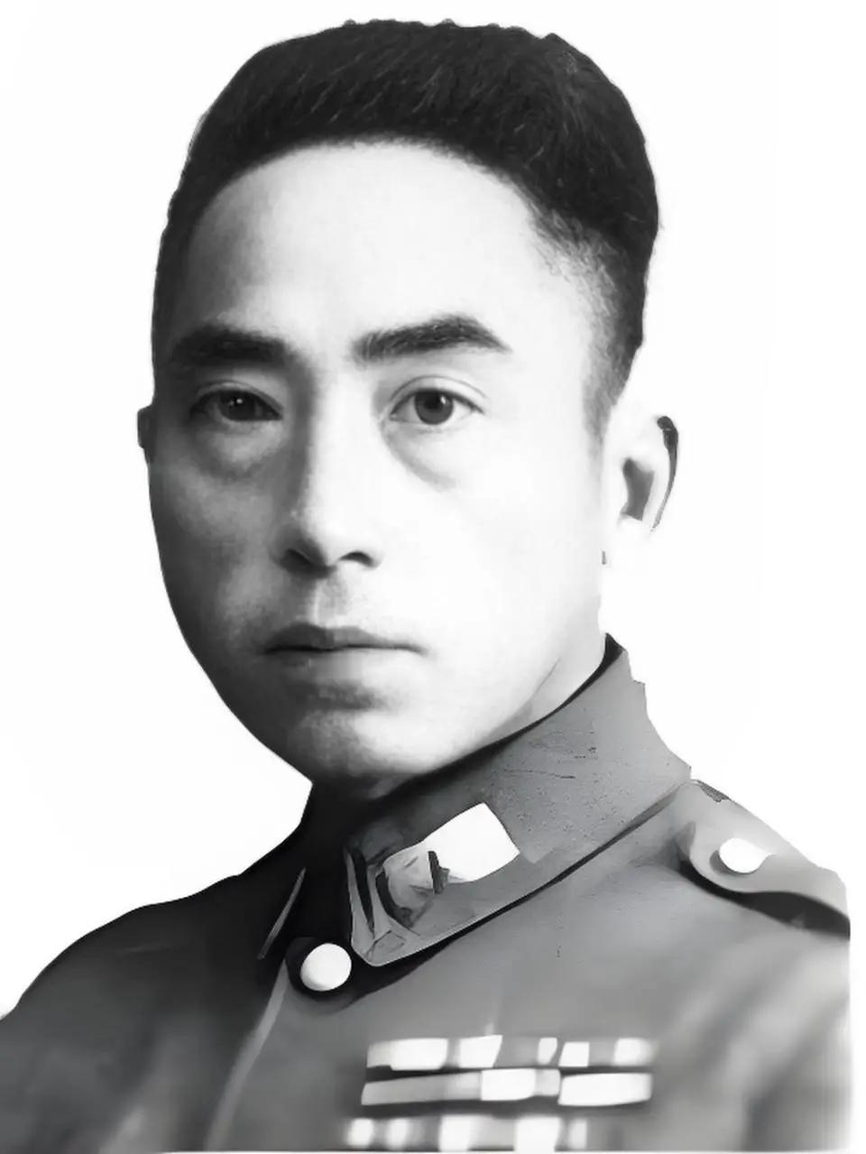 1989年，徐向前元帅前往太原解放纪念馆参观。当参观到一个怀表展柜时，解说员说：
