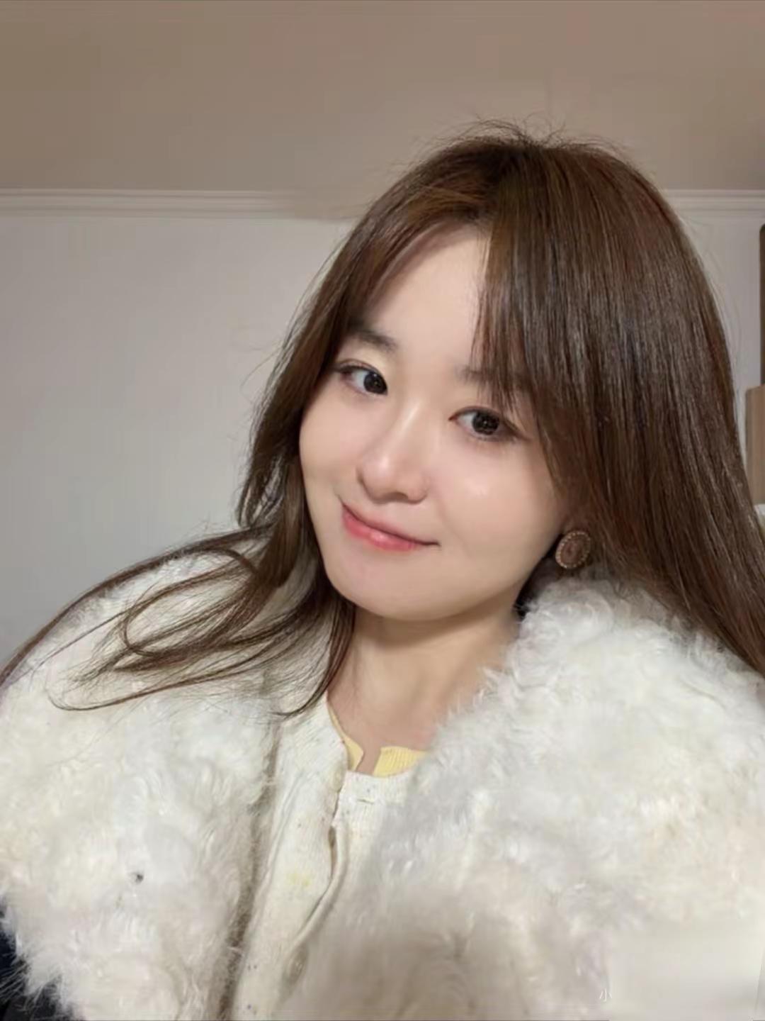 找老婆就要找个子小的，小个子的女生穿的了平底鞋，驾驭的了高跟鞋，胖一点丰满可爱，