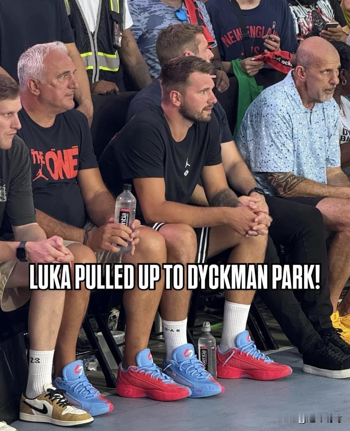 不愧是东契奇，人气爆棚并实力宠粉！

东契奇今天在戴克曼公园参加Jordan O