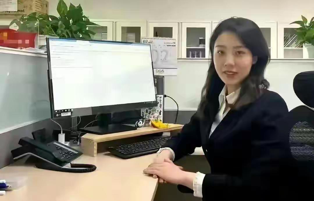 咋不多做几笔这生意
十多年前，县城里有个老板靠销售烟叶发了财。钱多了老板的思想就