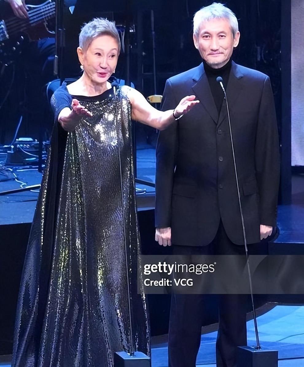 徐克新女友曝光！为大30岁导演生儿育女，没名分也甘之如饴 