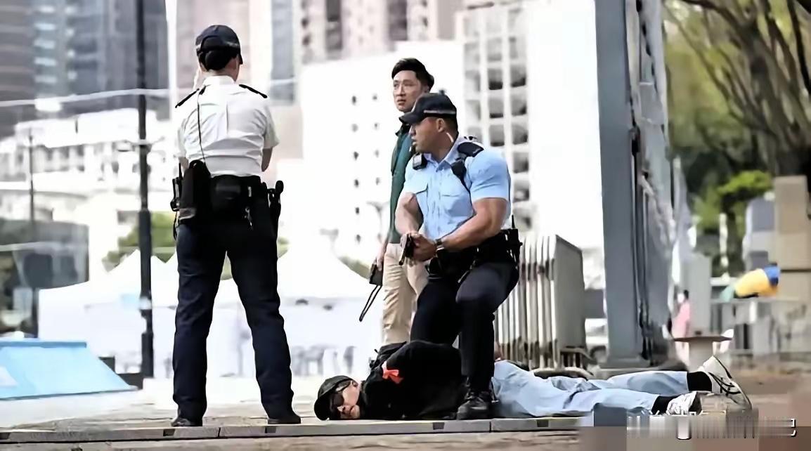 今天上午10点发生在香港的一个惊天动地的大事件！一个52岁的美籍韩裔工程师，因为