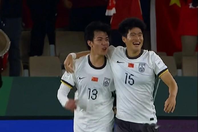 足球U23亚洲杯的比赛场上，尽管中国U23男足在参加比赛之前并不被球迷和媒体看好