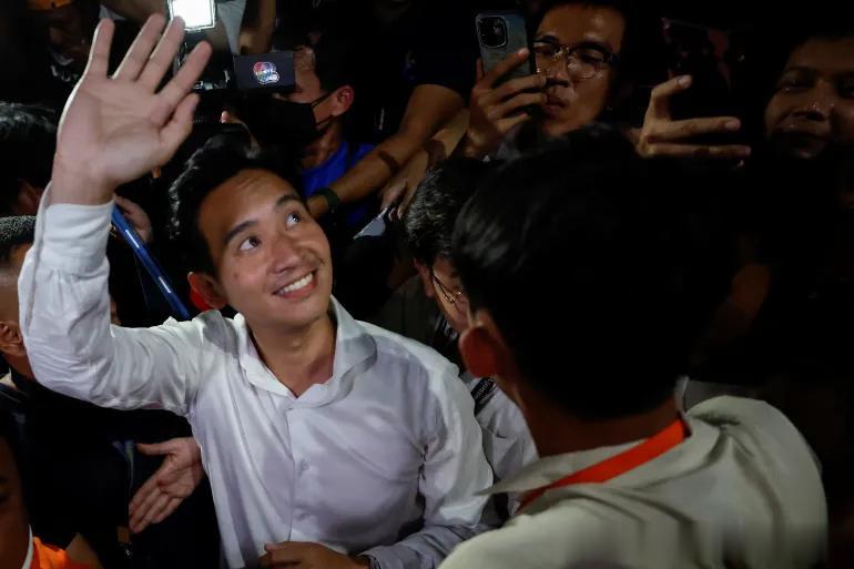 泰国大选计票结果显示，反对派政党得票数遥遥领先，近十年来与军方结盟的保守派遭遇惨