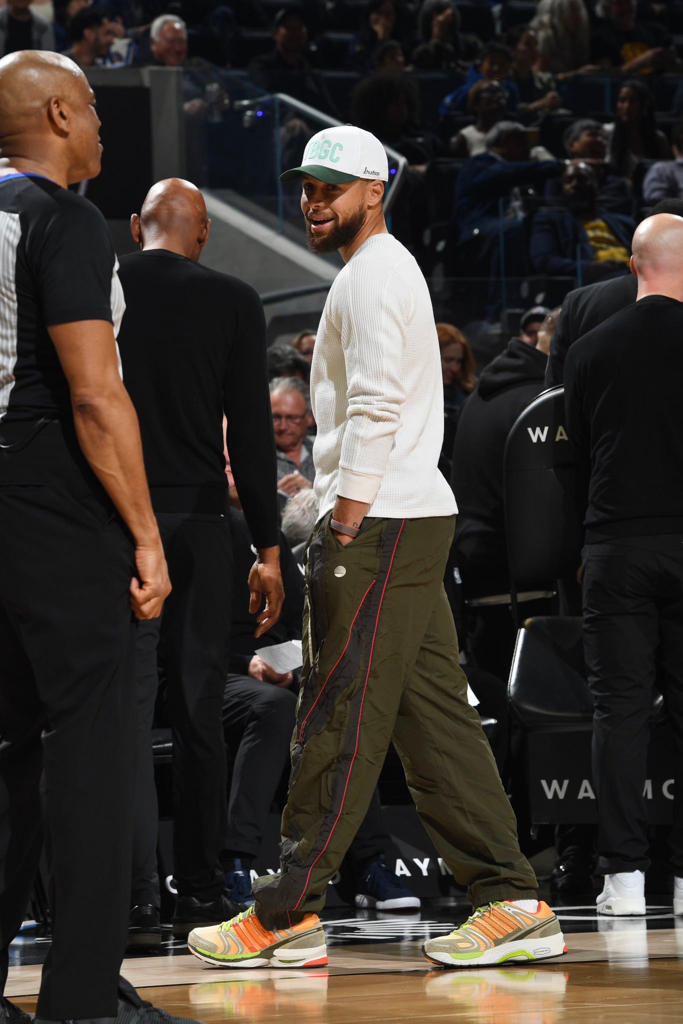 库里 Uncle Larry亲友限定的 AdiStar Control 5 