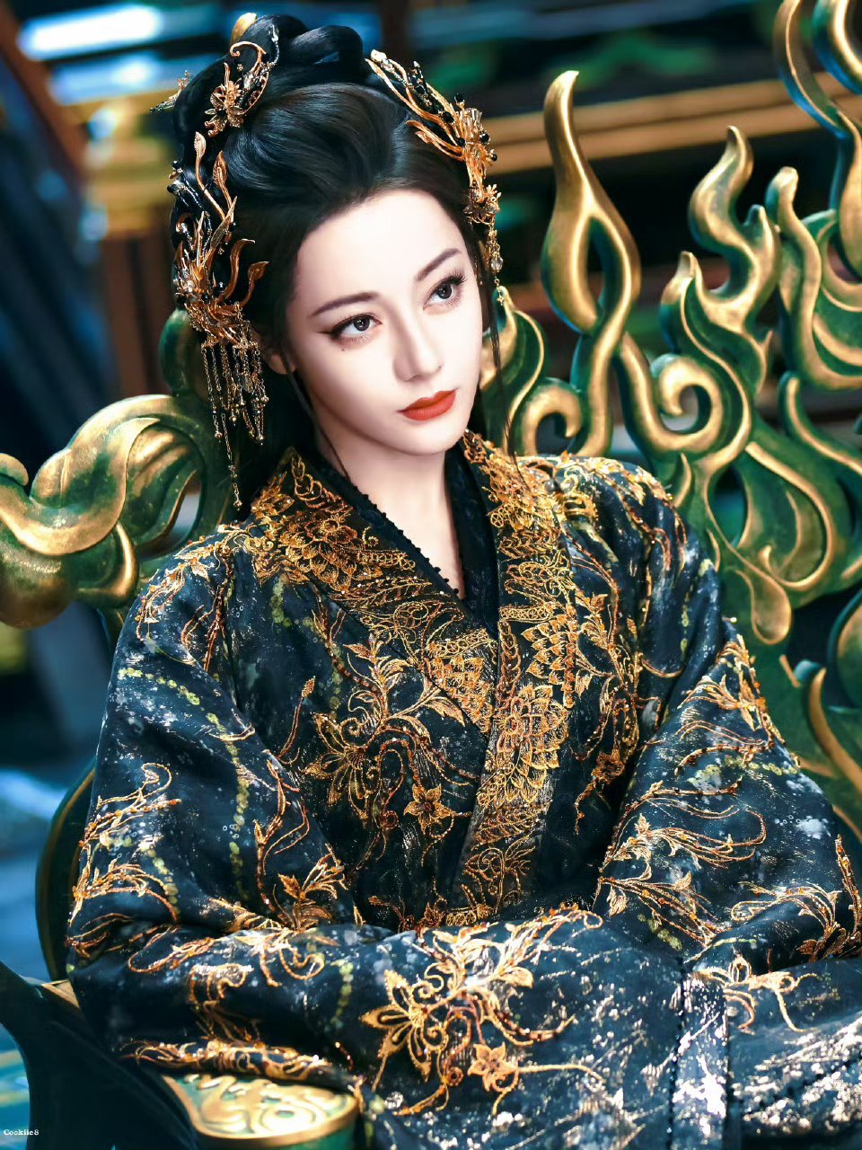 就这女帝可太爽了