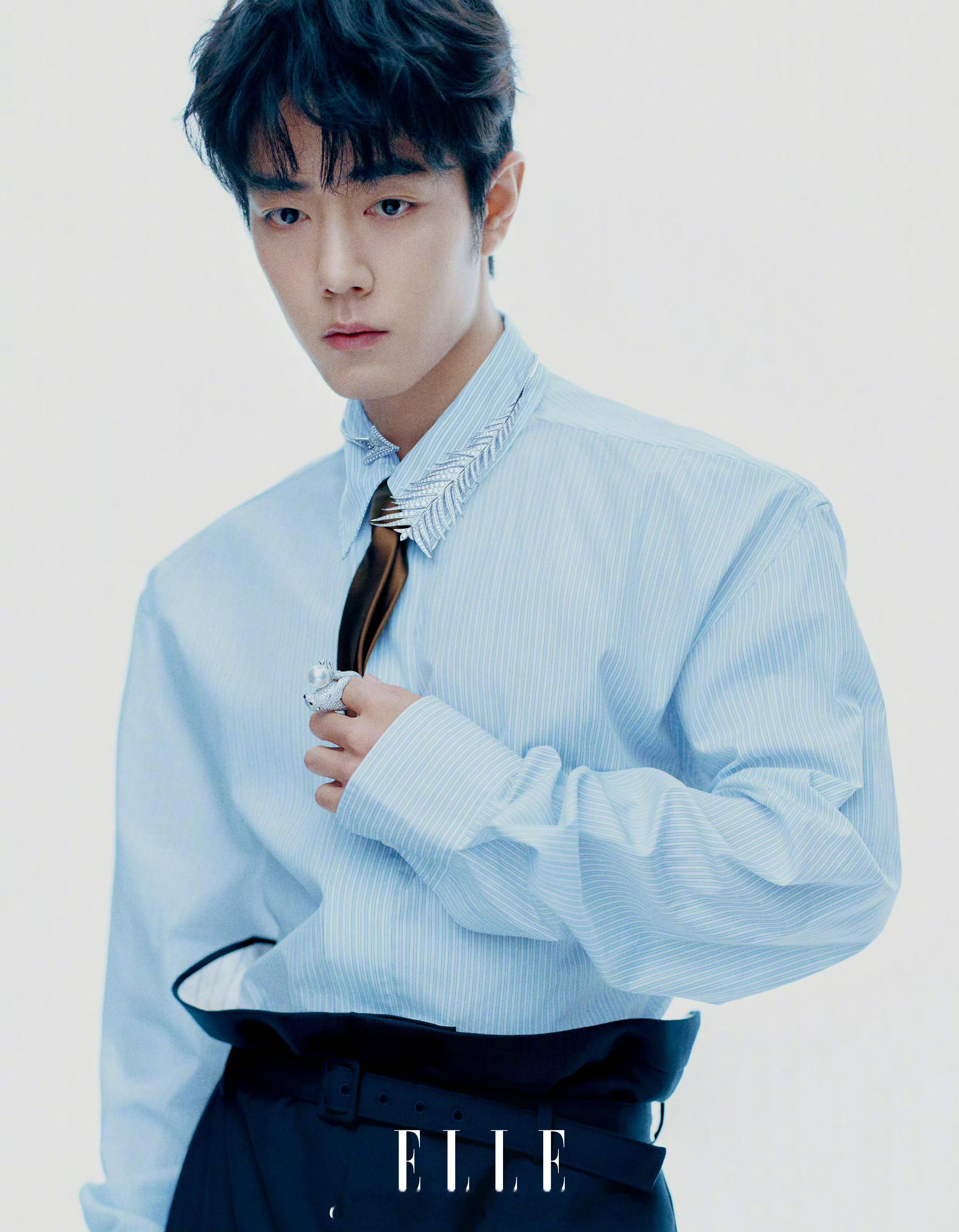 肖战ELLE1月刊封面大片，天呐‼️穿衬衫更是清爽俊逸，帅发财了！！