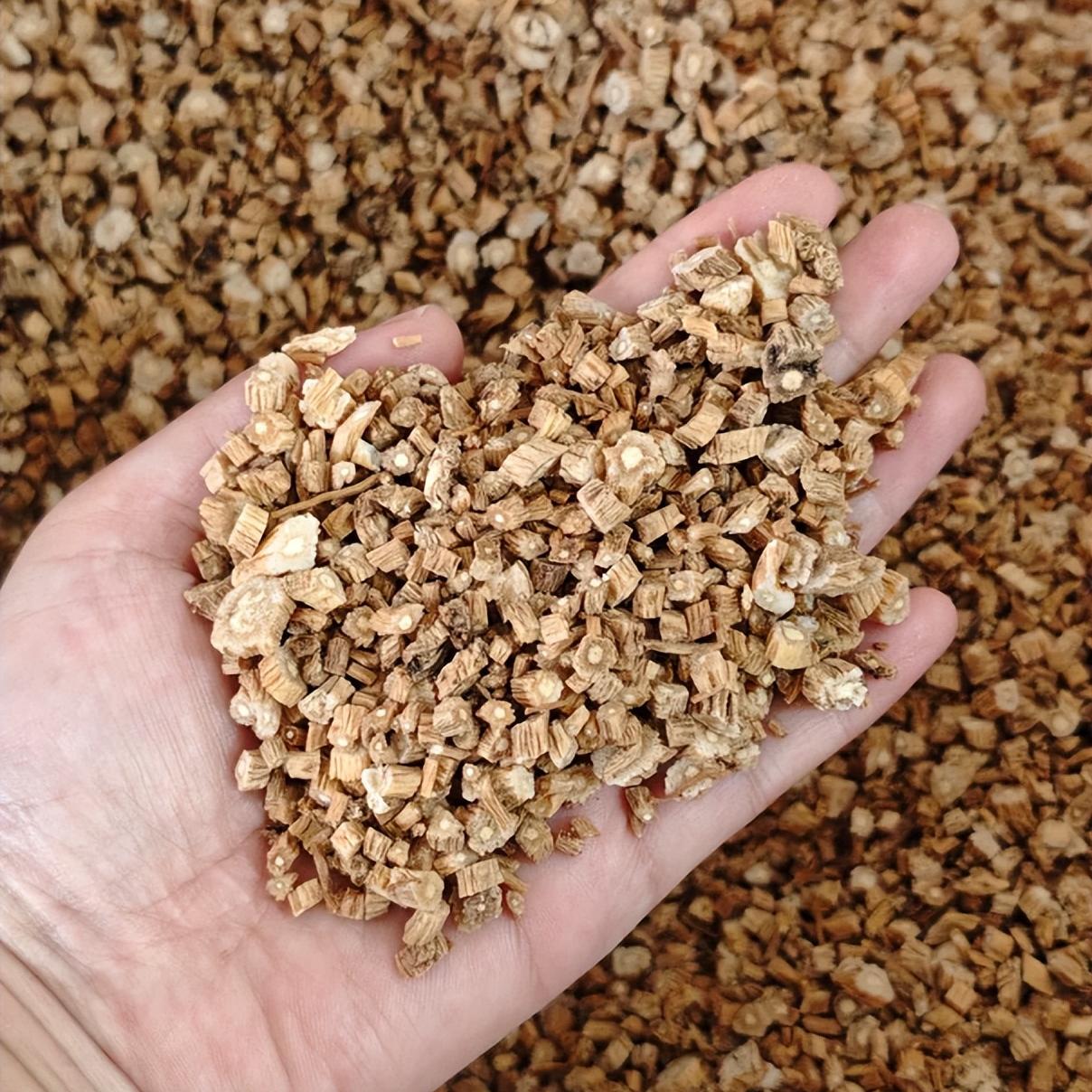 血畅宗筋坚！下焦瘀堵阳痿早泄，这张方：8 味药材，引血入茎，让气血自己活起来
