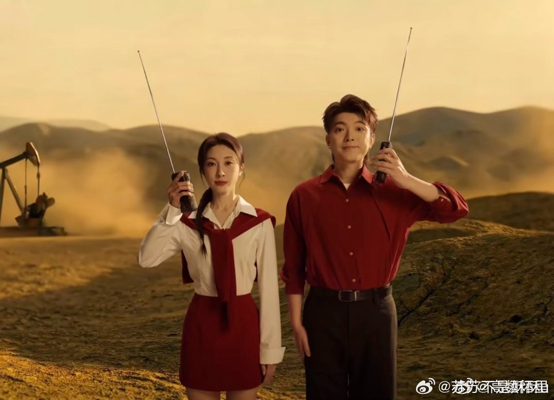 被衣服报复了 谁懂这种痛！以前总喊没衣服穿，现在塞满衣柜却穿不下、不想穿、找不到