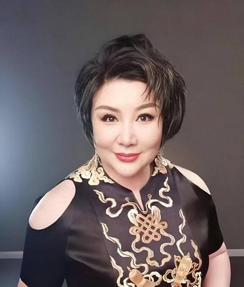 满身百万奢品穿搭惹人惊叹｜郭德纲夫妇穿出顶级富贵感｜守住烟火本心，才是富人最高级