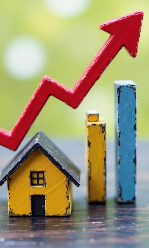 北京怎样才能在一夜之间实现房价暴涨？
我觉得，若要让房价暴涨，唯有彻底放开限购，