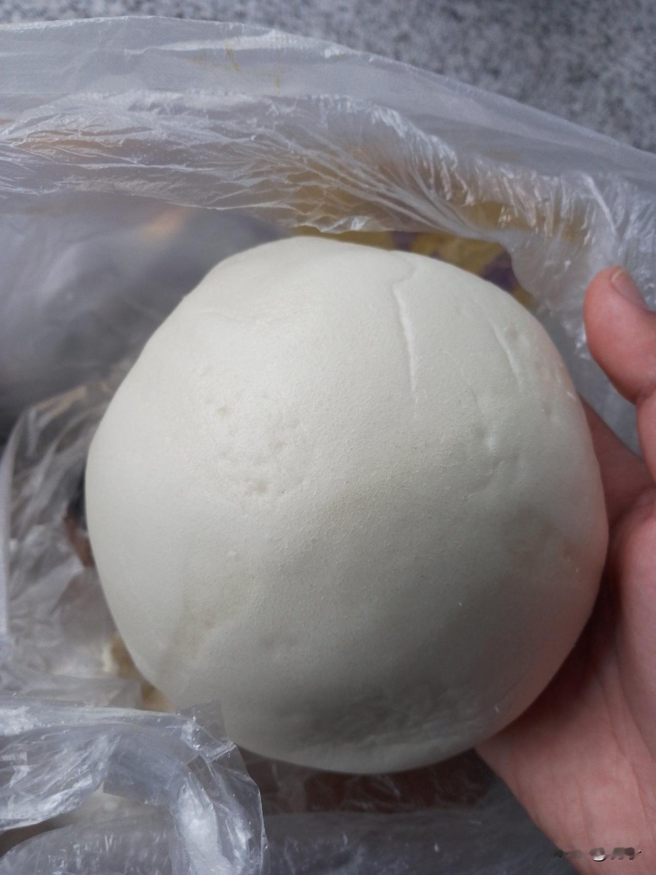 好长时间没有自己做发面吃，老公一直说在家里做很麻烦，想吃就在外面买一点。

我我