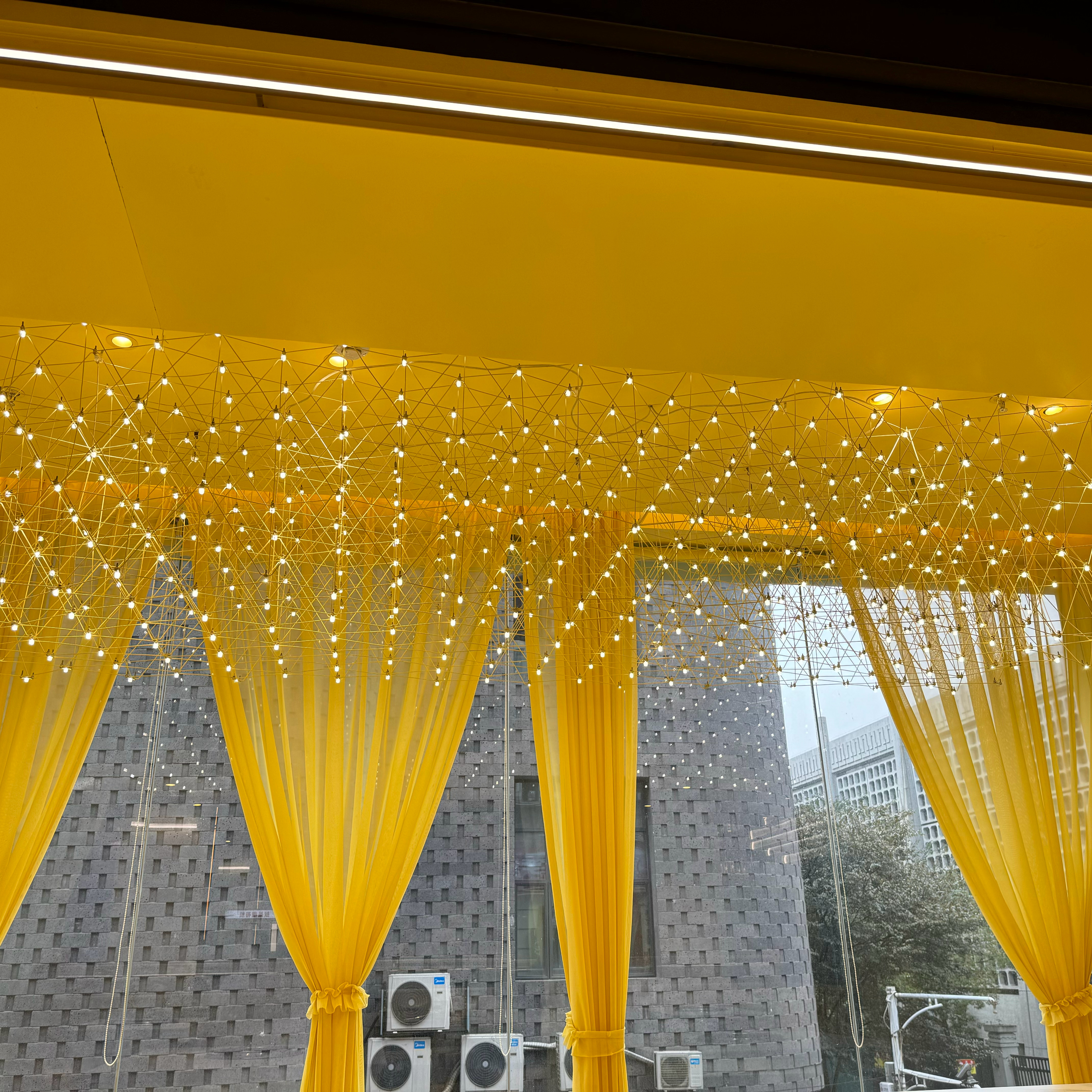 好适合宁丝团建的地方，帮南昌小宁丝建议演唱会一定要来（另，p2这条街看得我以为自