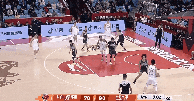 2米05张镇麟神连招！戏耍吉林外援，CBA顶级锋线太丝滑了🤯
 
谁被张镇麟这