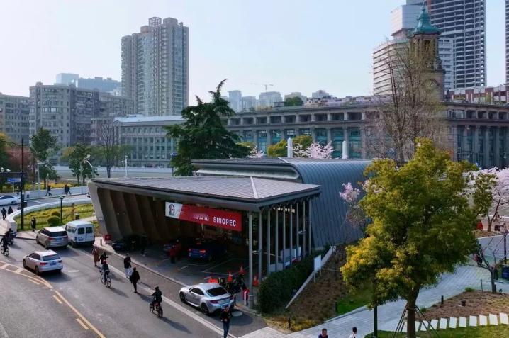今晚零点油价大跳水！苏州车主先别加油，一箱能省20多块
 
苏州开车的朋友注意啦