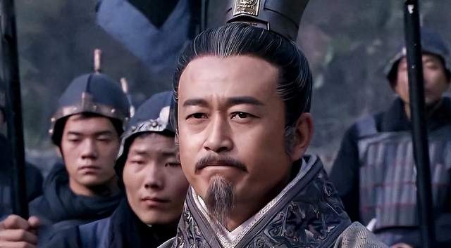 秦始皇为啥能统一六国？史学家：秦国出现了当时不应该出现的武器