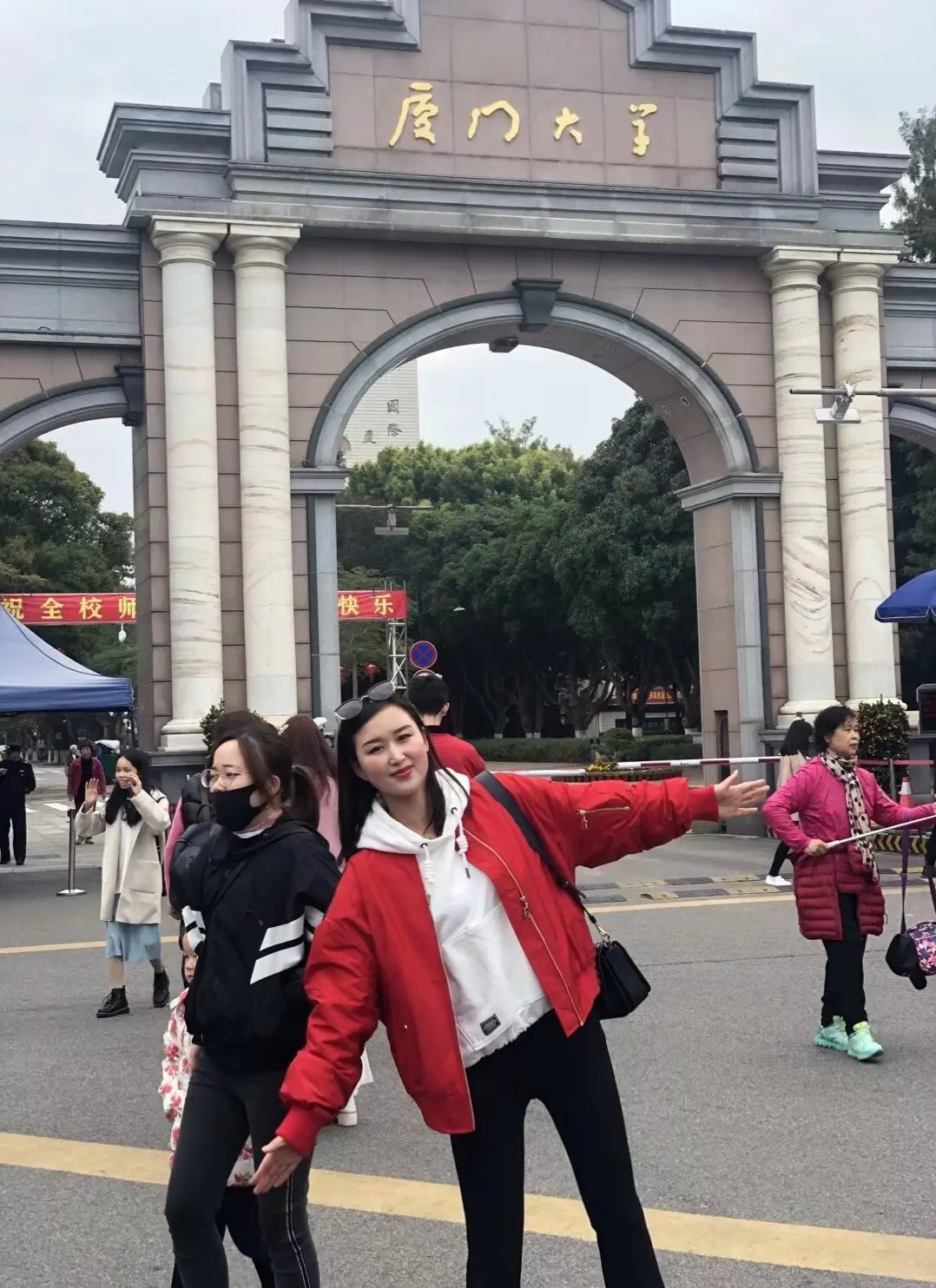 美好的回忆。原来时光已偷偷溜走了，如今再翻旧照，看到曾经在大自然里撒欢...