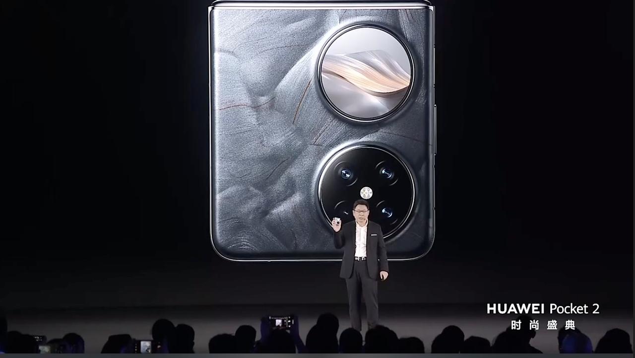 华为新品小折叠Pocket 2真的来了！之前网上已有消息称，华为2月将发布新款小