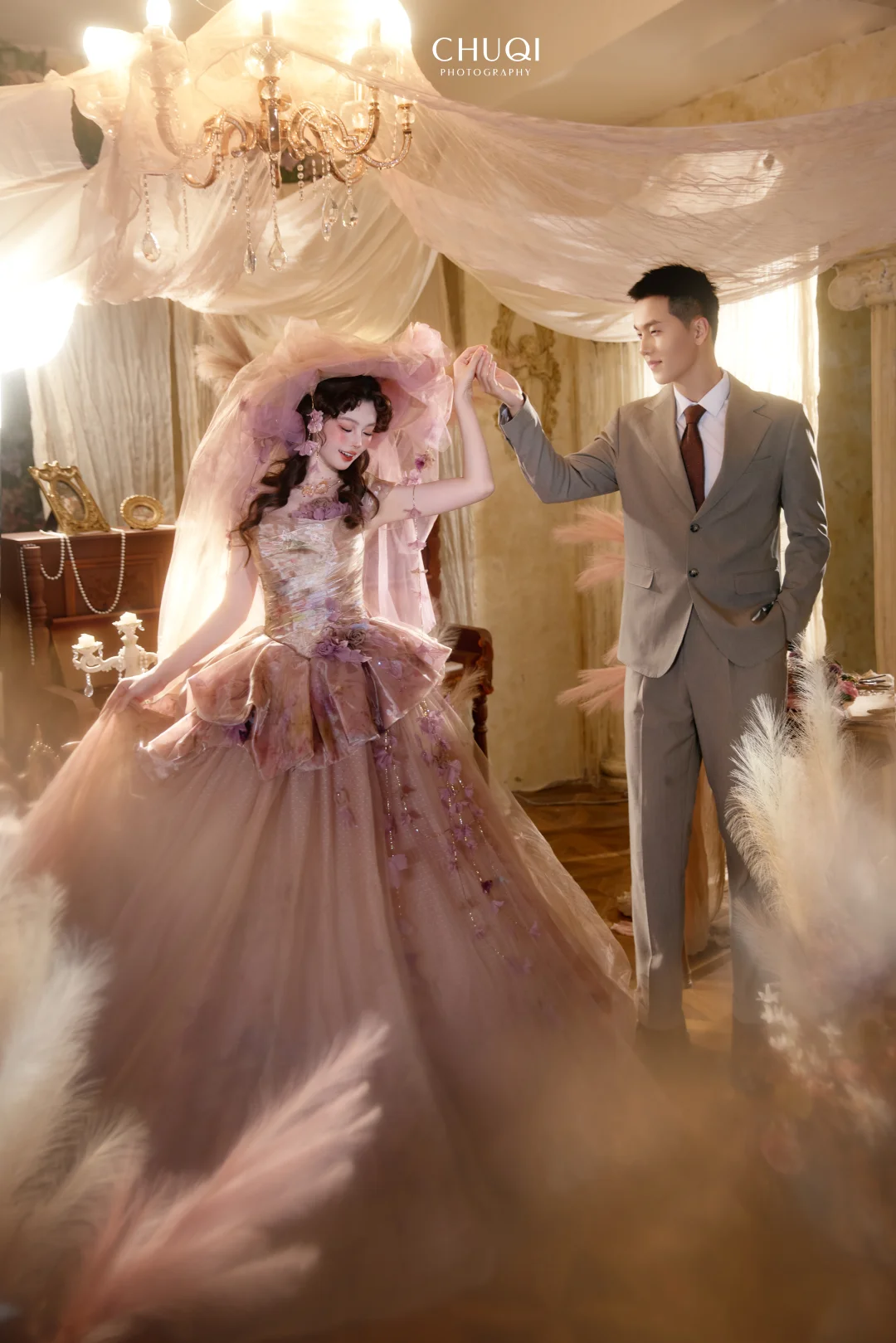 救命！穿万元正版礼服拍情侣写真也太爽了😭