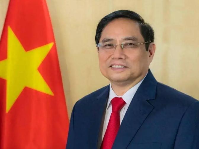 失去中国市场后，大量水果烂在地里卖不掉，现在开始后悔得罪中国。

2025 年初