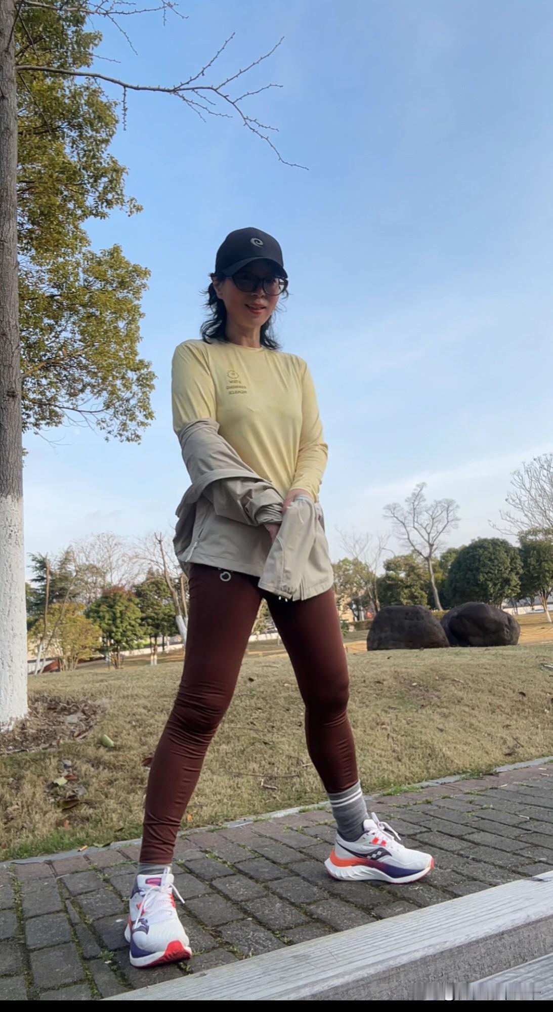 关节镜术后七十多天，我今早慢跑了4公里，膝盖毫无不适，感觉极好！
术后我持续进行